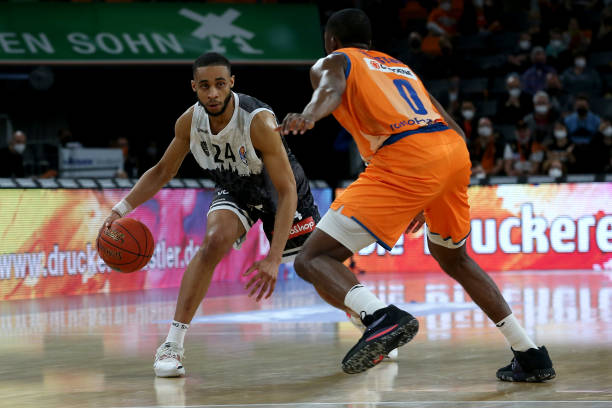 激烈的足球 激烈的足球